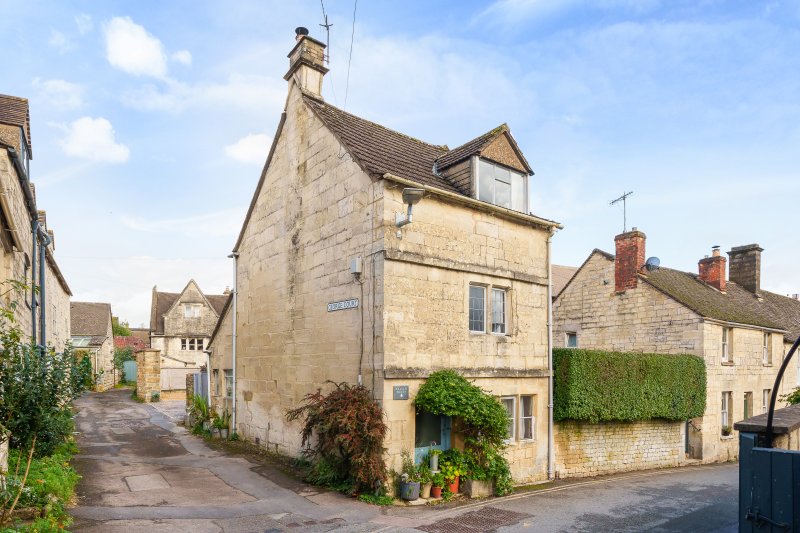 2 bedroom property for sale in Victoria Street, Painswick, Stroud, GL6