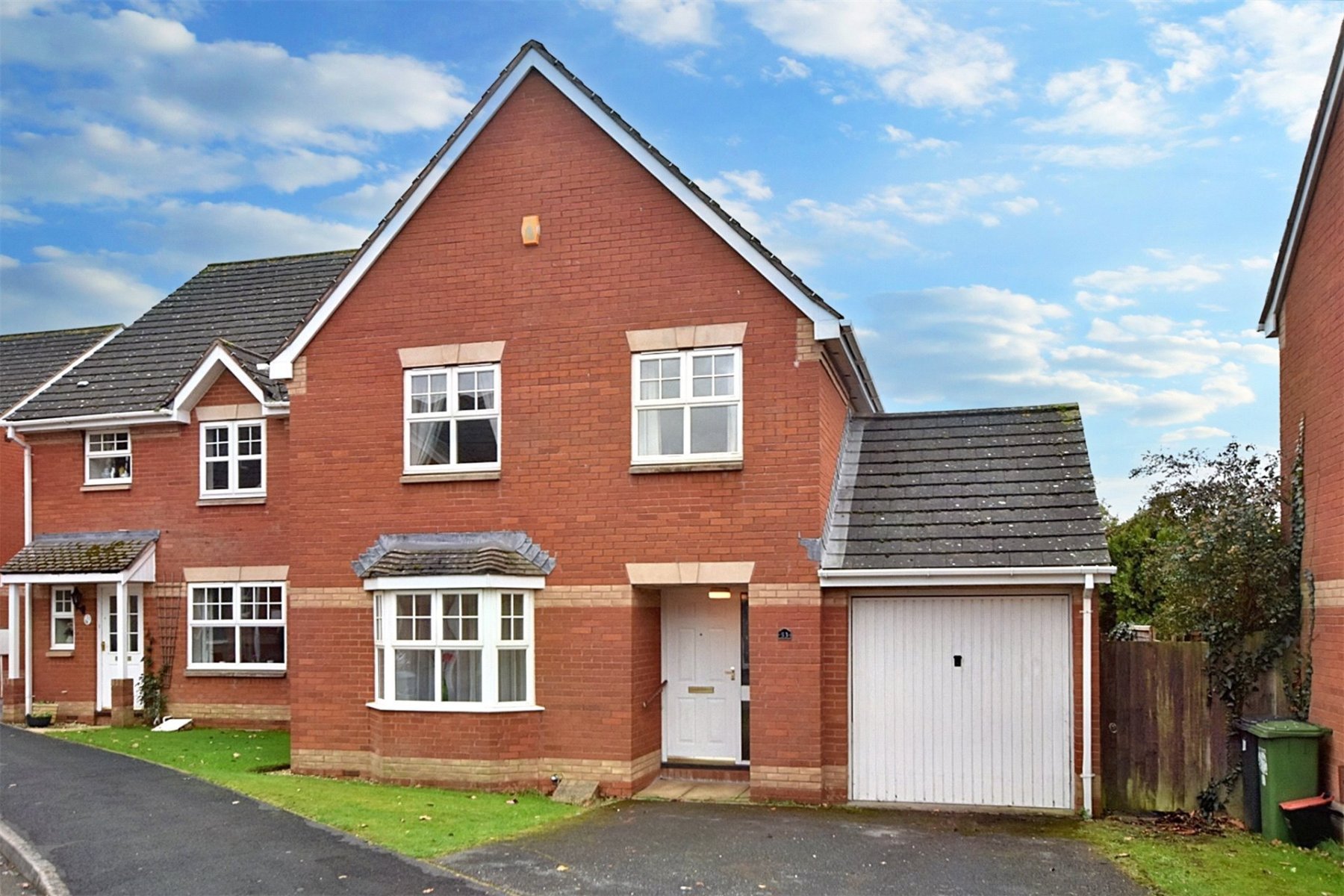 4 bedroom property for sale in Knights Crescent, Clyst Heath, Exeter