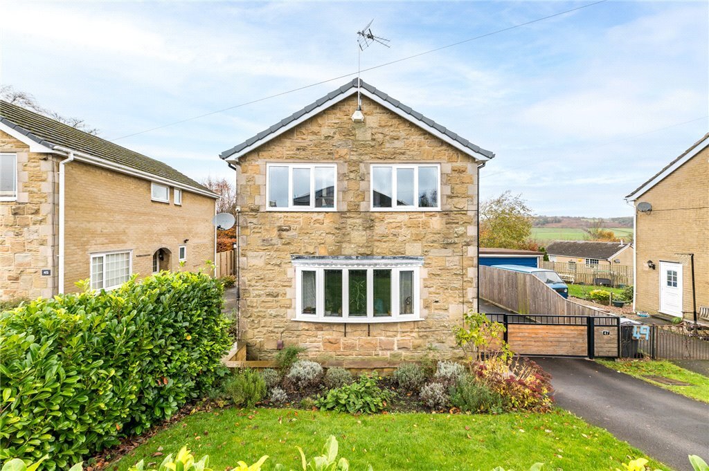 4 bedroom property for sale in Sunningdale Crescent, Cullingworth