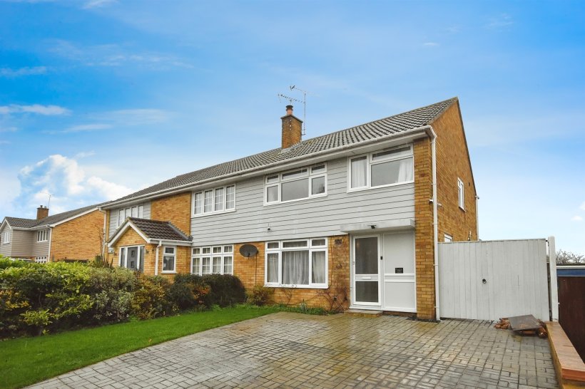 Drive, CHELMSFORD 3 bedroom semidetached house William H Brown