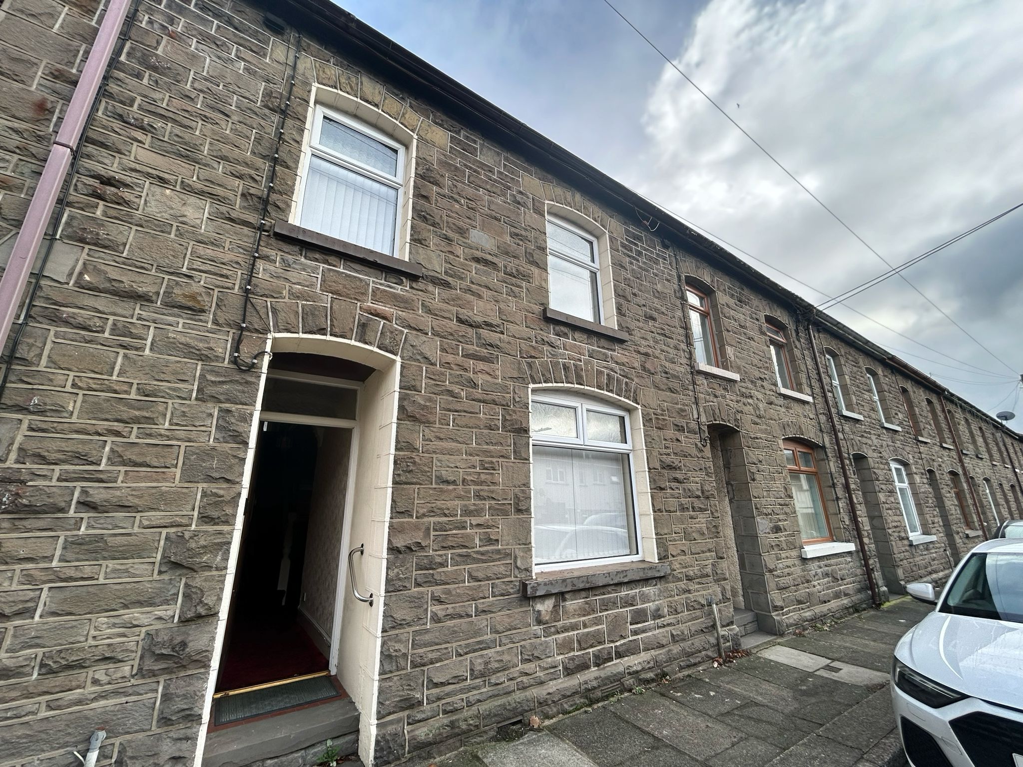 Peter Alan Estate Agents in Pontypridd Sell, Buy, Mortgages, Let or