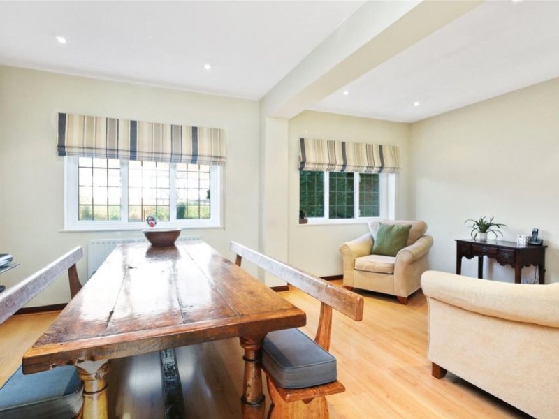 5 bedroom property for sale in Ashley Drive, WaltononThames, Surrey