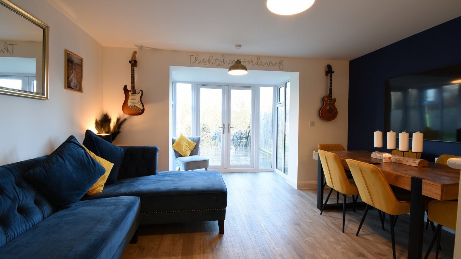 3 bedroom property for sale in Hutton Close, Newbury, RG14 1HF Offers