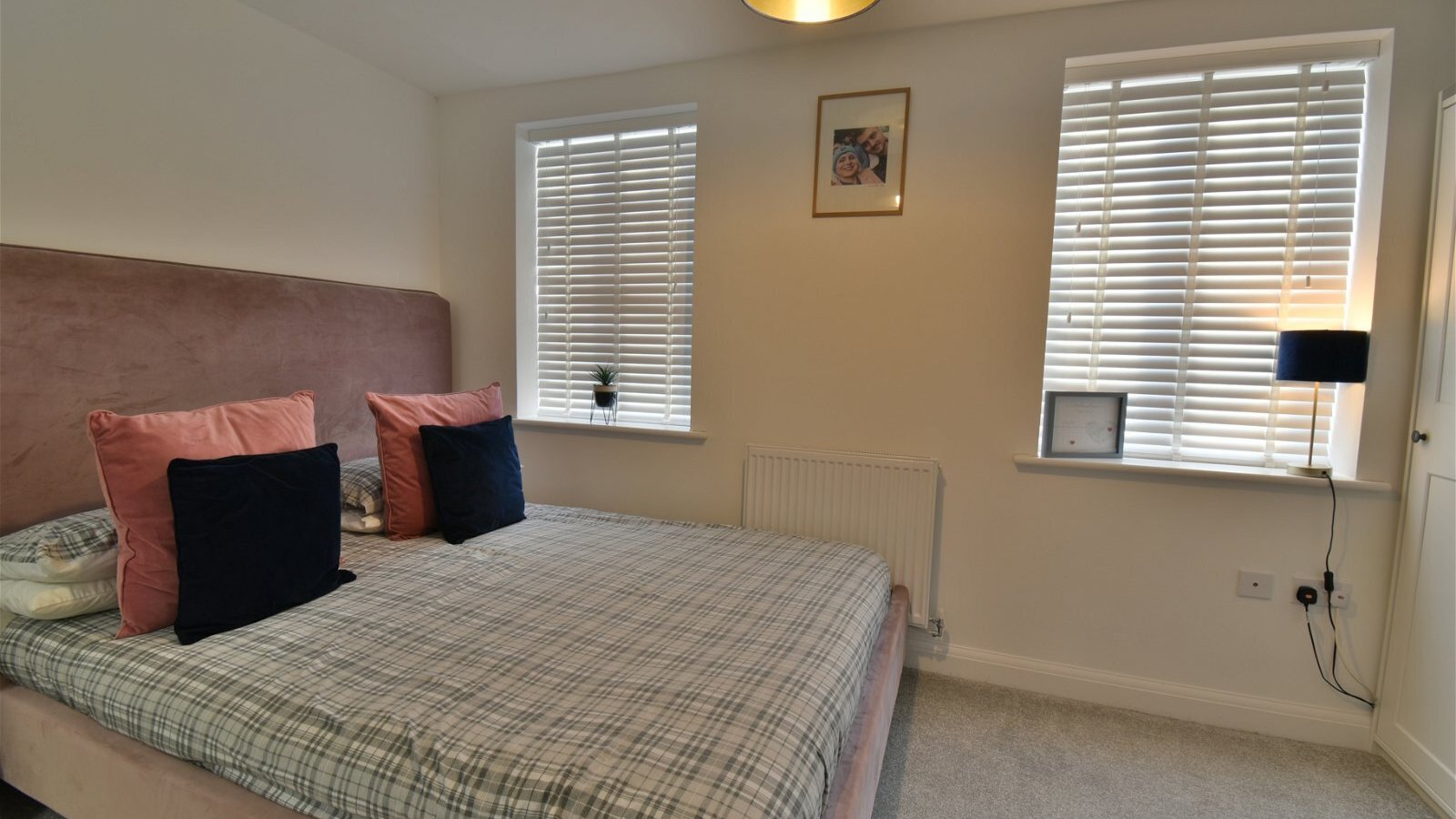 3 bedroom property for sale in Hutton Close, Newbury, RG14 1HF Offers