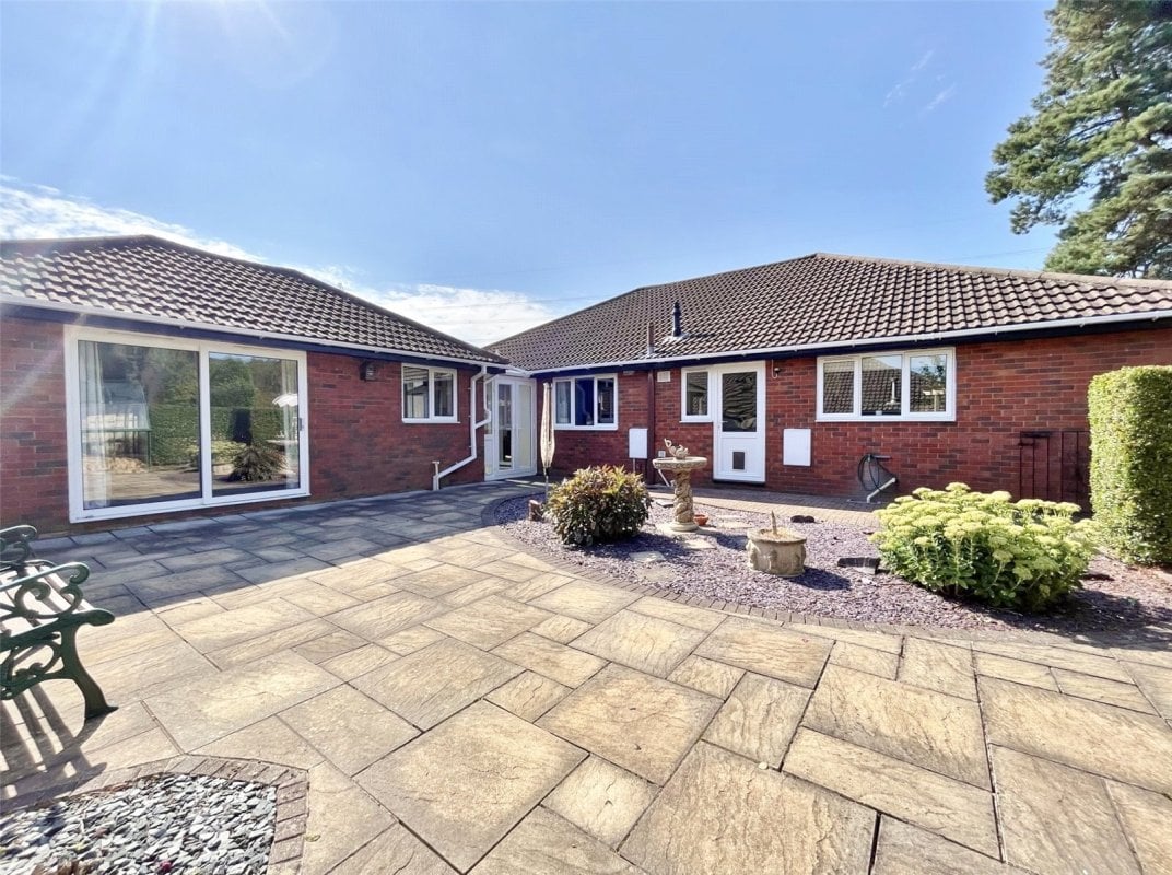 4 bedroom property for sale in The Forestside, Verwood, Dorset, BH31