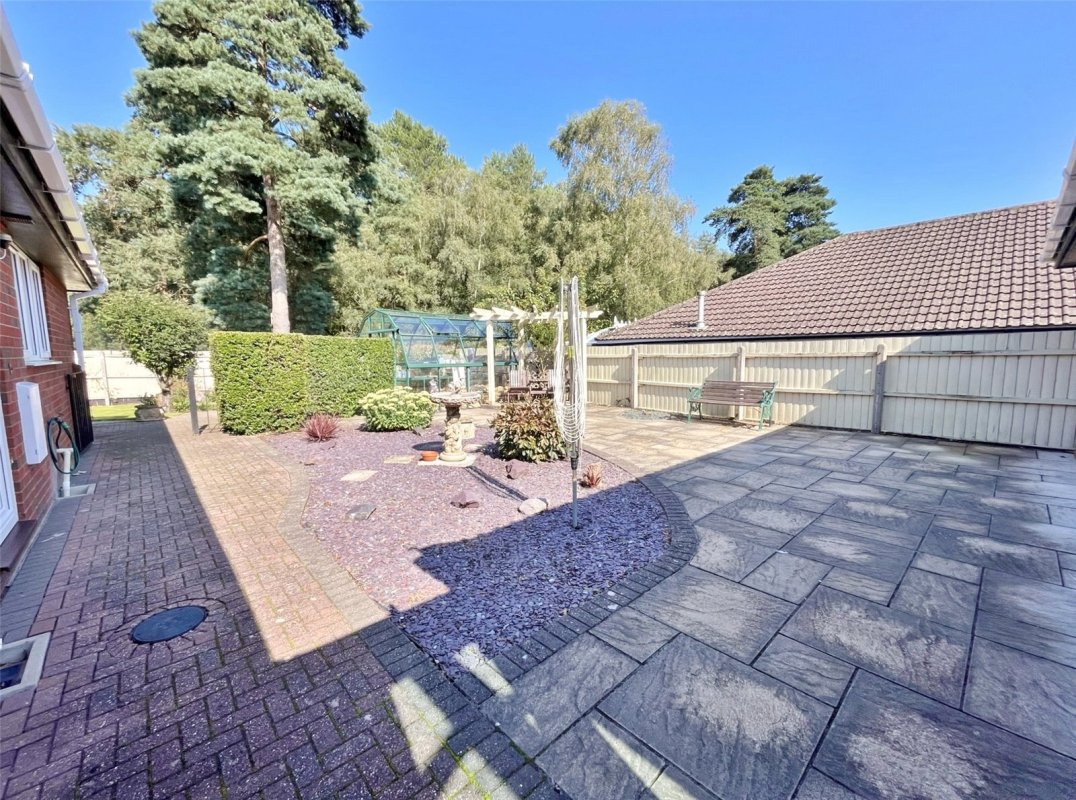 4 bedroom property for sale in The Forestside, Verwood, Dorset, BH31