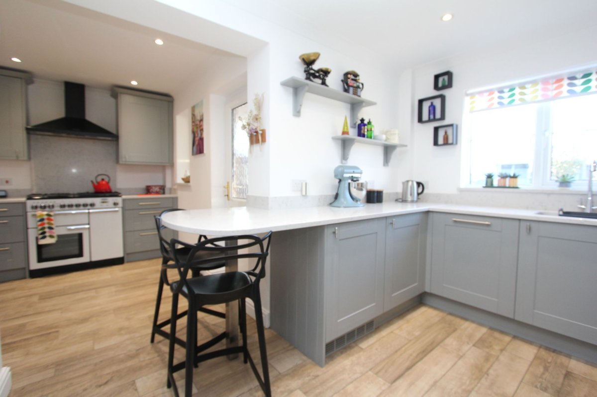 4 bedroom property for sale in Celtic Way, Rhoose, CF62 £430,000