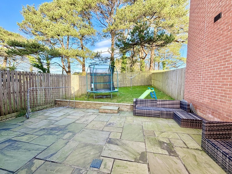 3 bedroom property for sale in Heol Alfred Wallace, Rhos, Pontardawe