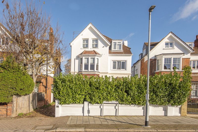 1 bedroom property for sale in Lytton Grove, London, SW15 £450,000