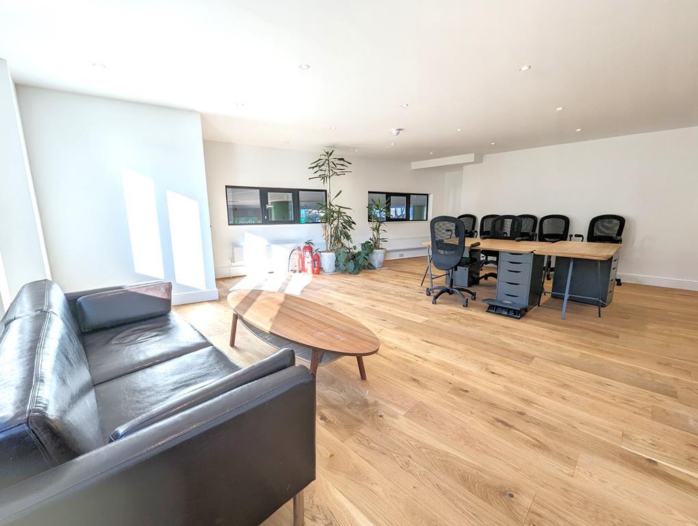 OFFICE SPACE  TO LET  WELLINGTON ROAD  ST JOHNS WOOD  NW8 Image 3