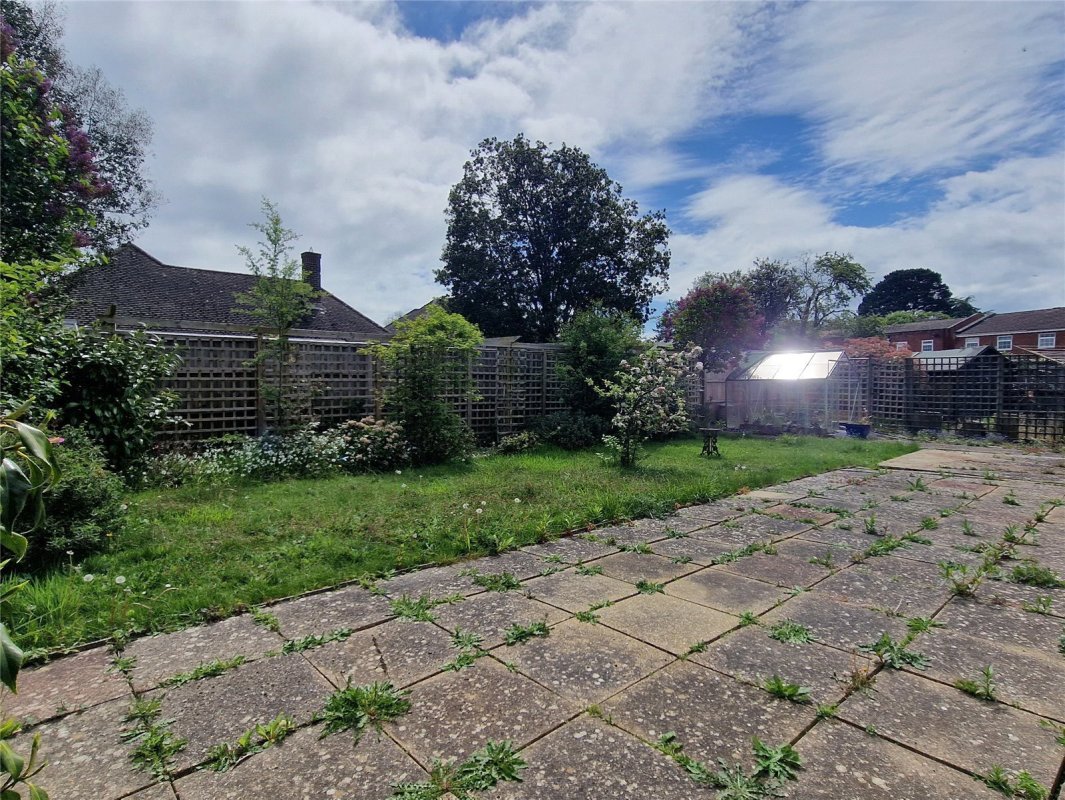 3 bedroom property for sale in Ridgefield Gardens, Highcliffe, Dorset