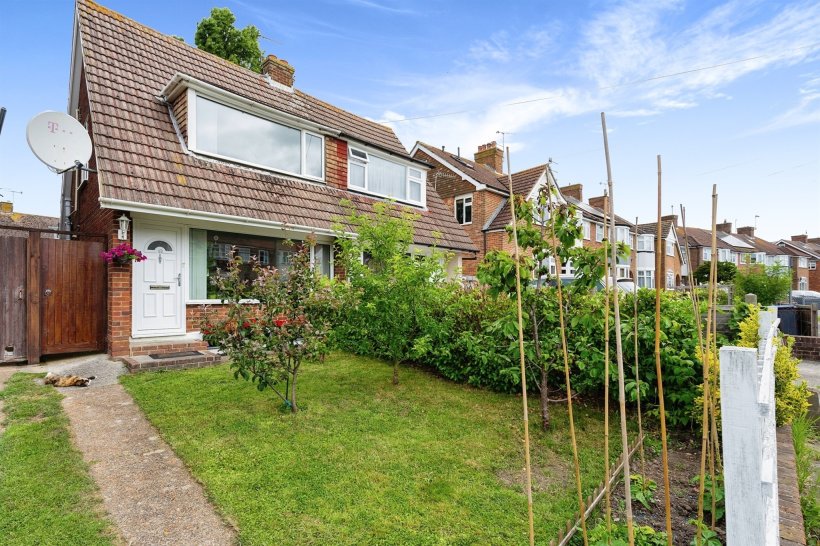 Mansfield Road, Worthing 2 bedroom semidetached house Fox & Sons