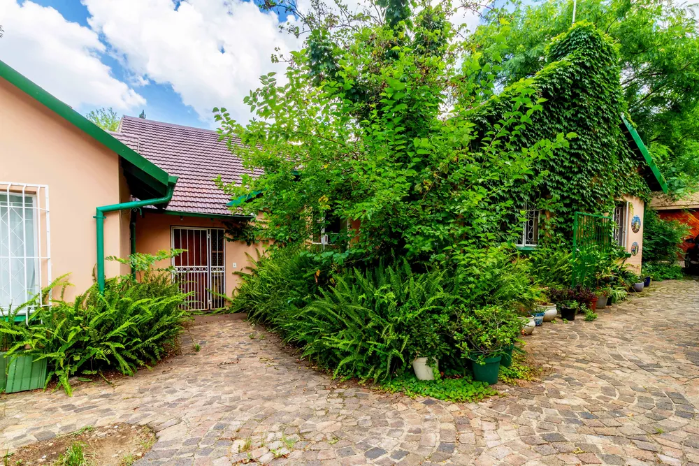 South Africa, Gauteng, Risidale, Barry Road, 10