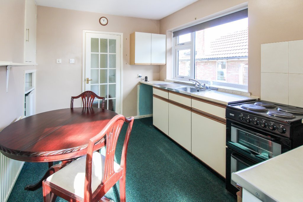 2 bedroom property for sale in St. Margarets Road, Knaresborough, North Yorkshire, HG5 Guide