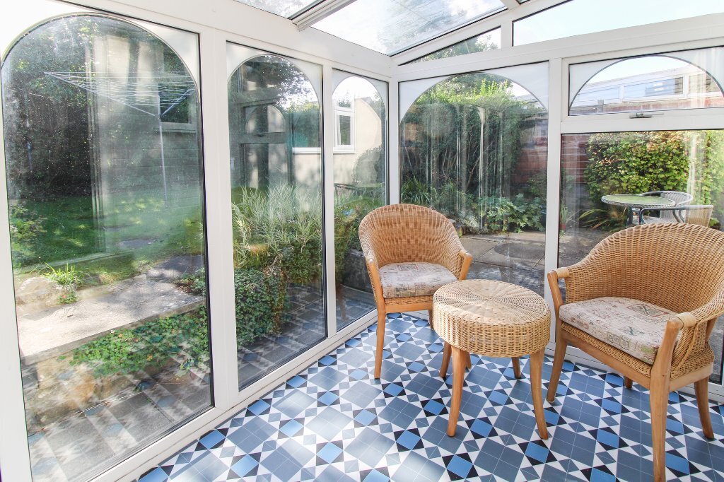 2 bedroom property for sale in St. Margarets Road, Knaresborough, North Yorkshire, HG5 Guide