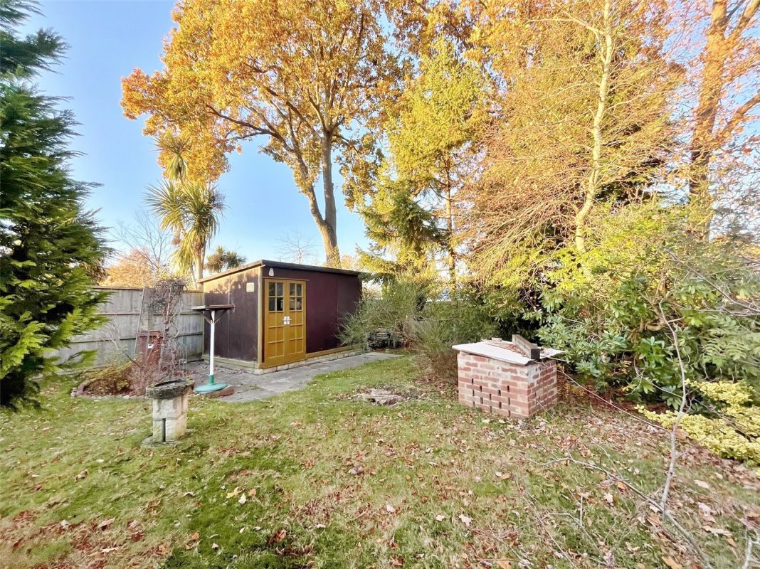 3 bedroom property for sale in Lake Road, Verwood, Dorset, BH31 £400,000