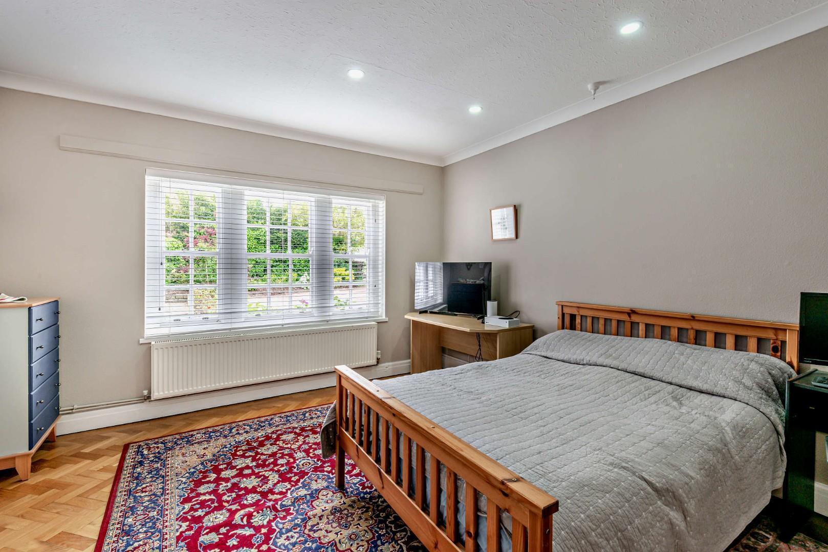 4 bedroom property for sale in Elmsleigh Avenue, Stoneygate, Leicester