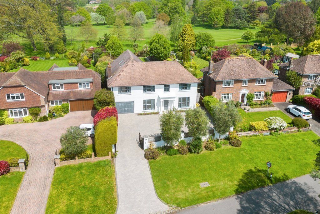 5 bedroom property for sale in East Drive, Ham Manor, Angmering, BN16