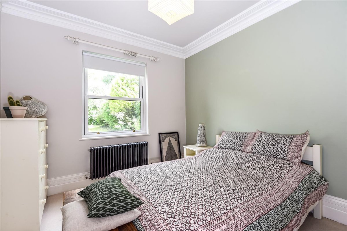 3 bedroom property to let in Exeter Road, Mapesbury, NW2