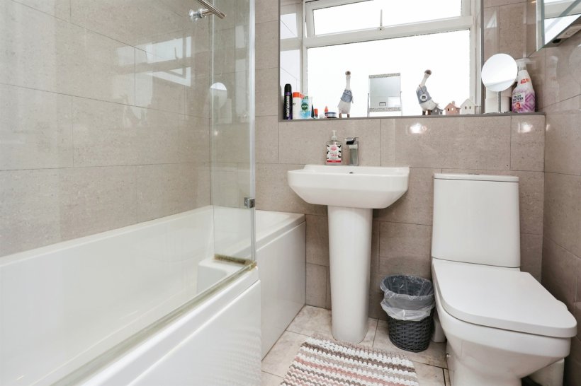 Second Avenue, Grantham 4 bedroom detached house William H Brown