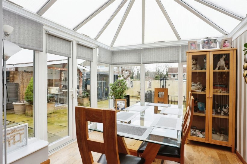 Second Avenue, Grantham 4 bedroom detached house William H Brown