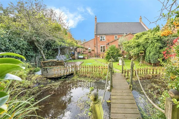 Groomesmere Court, Market Street, Tun..., Tunstead