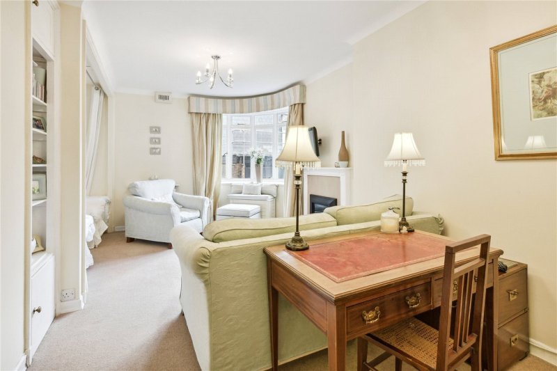 property for sale in Norland Square, Holland Park, London, W11 £575,000