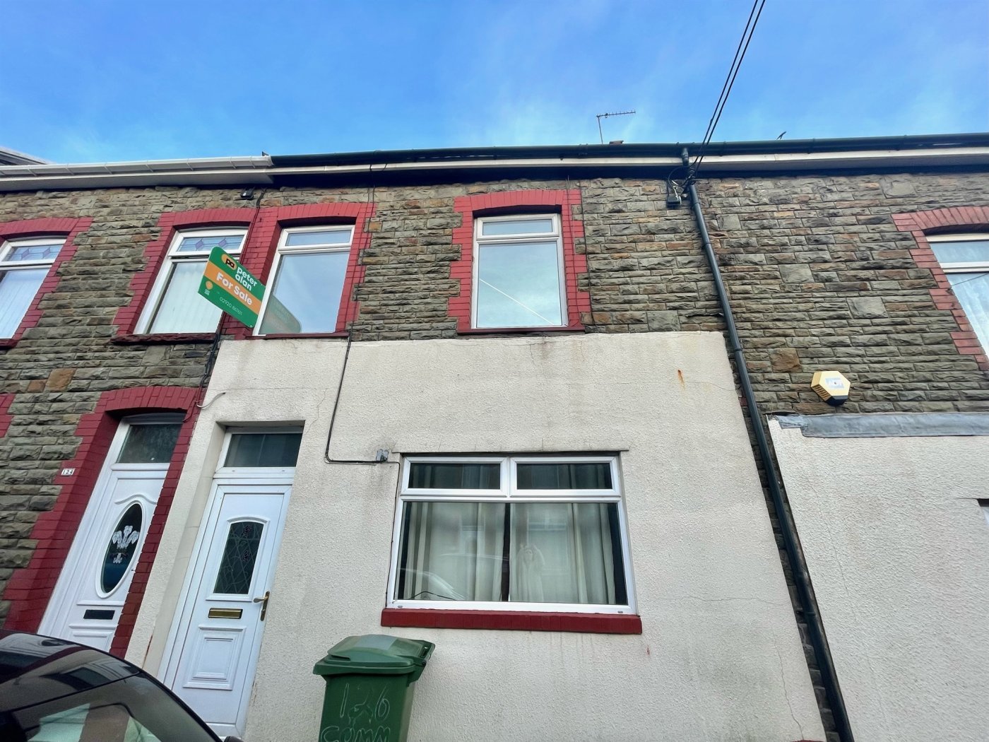 3 bedroom property for sale in Commercial Street, Senghenydd