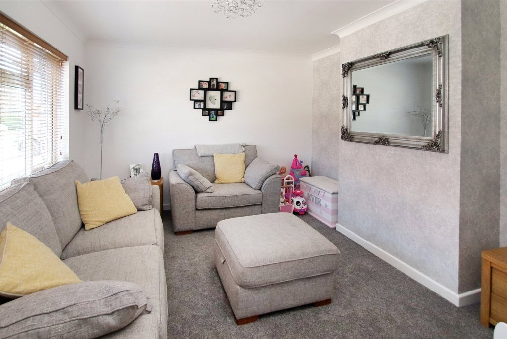 3 bedroom property for sale in Gosden Road, Littlehampton, West Sussex