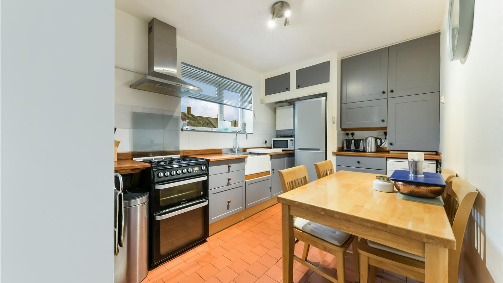 3 bedroom property for sale in Malmstone Avenue, Merstham Offers