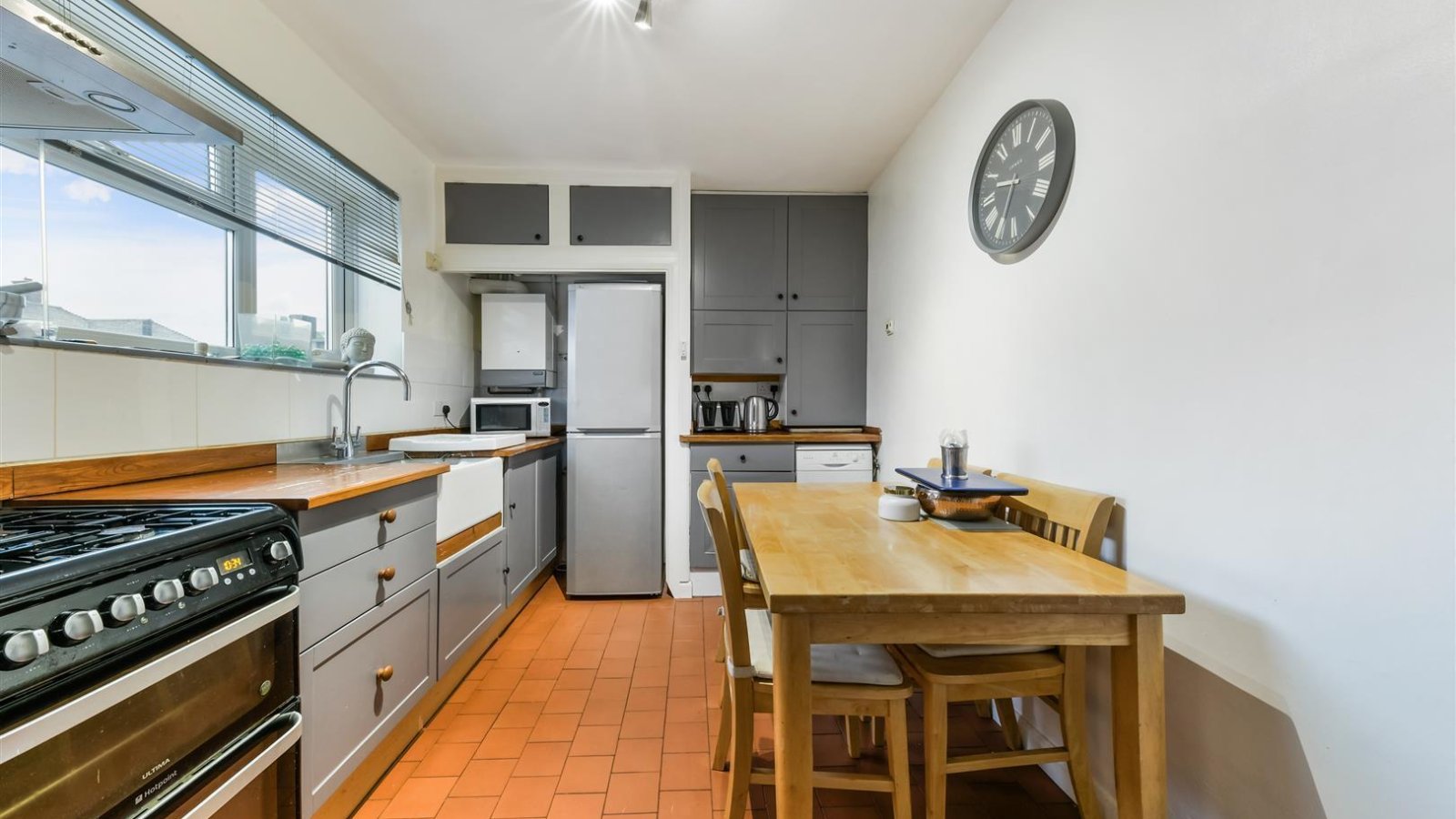 3 bedroom property for sale in Malmstone Avenue, Merstham Offers