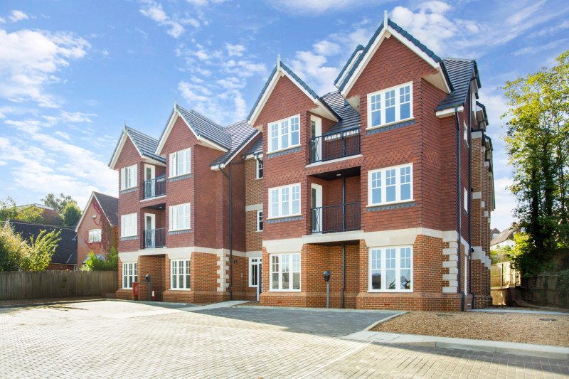 2 bedroom property for sale in Pembury Road, Tonbridge, TN9 Guide