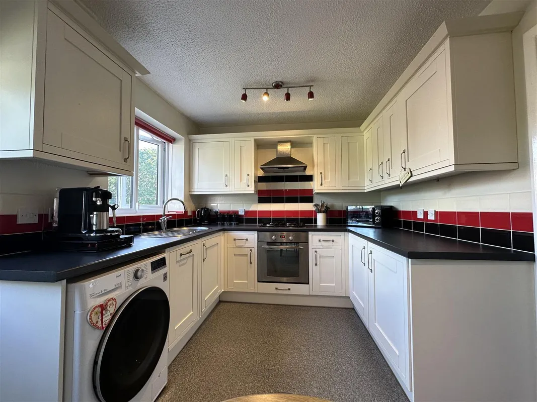 Stonelea Court, Meanwood, Leeds, LS7