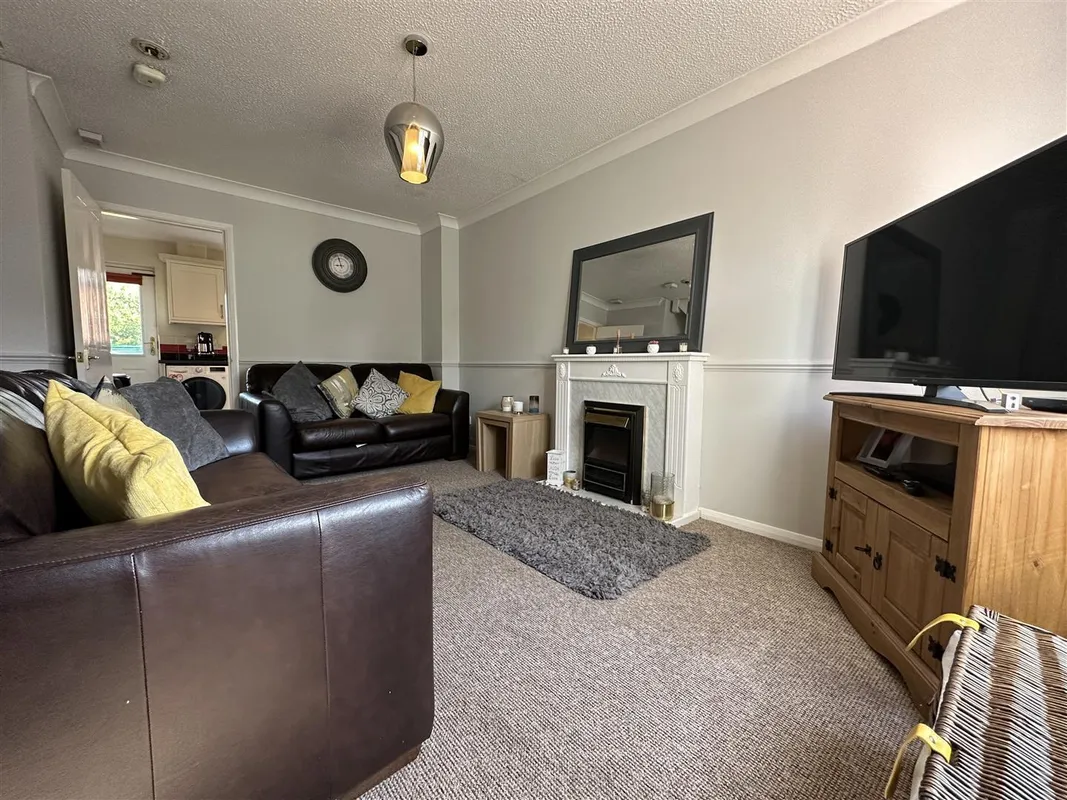 Stonelea Court, Meanwood, Leeds, LS7