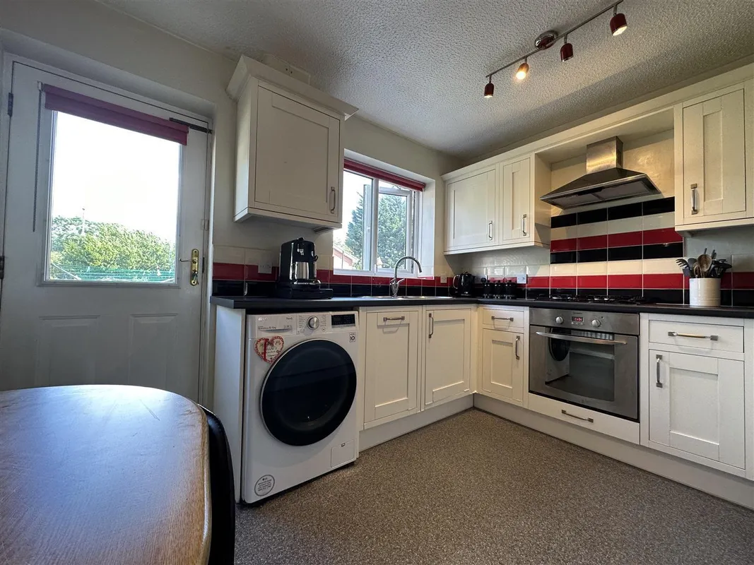 Stonelea Court, Meanwood, Leeds, LS7