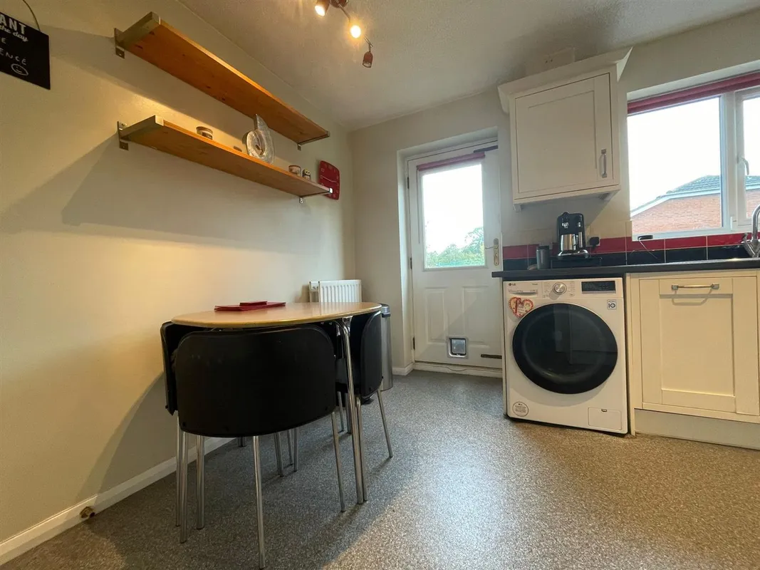 Stonelea Court, Meanwood, Leeds, LS7
