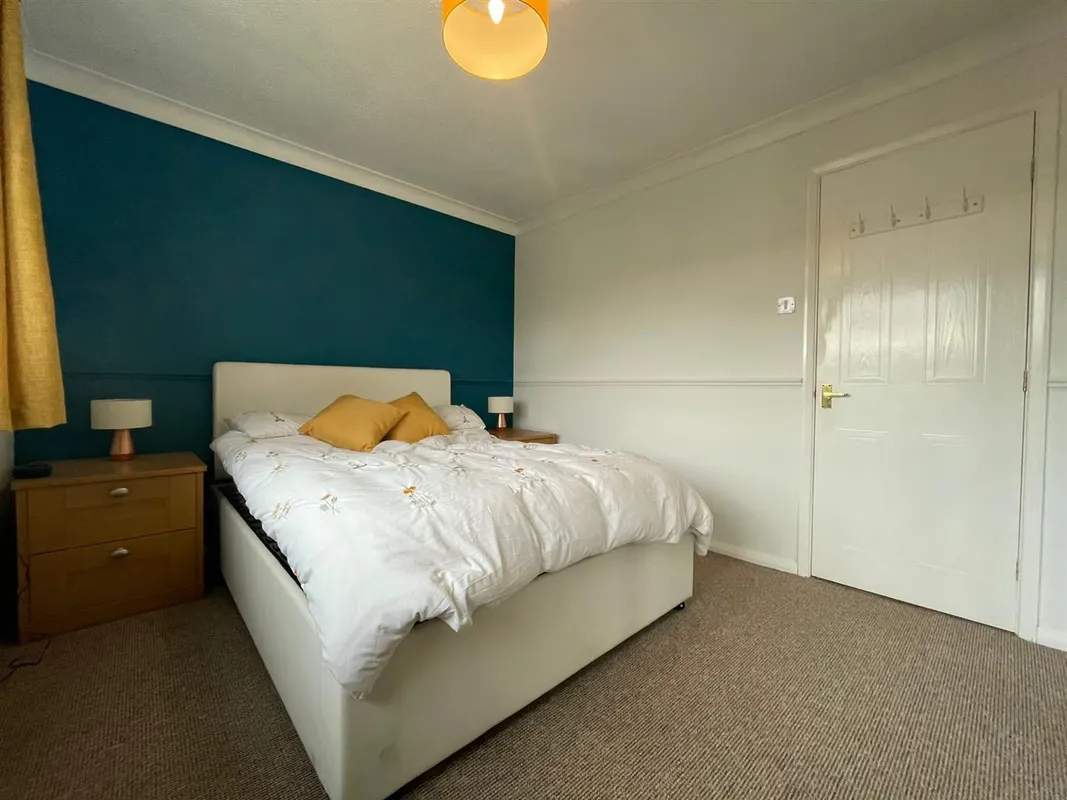 Stonelea Court, Meanwood, Leeds, LS7