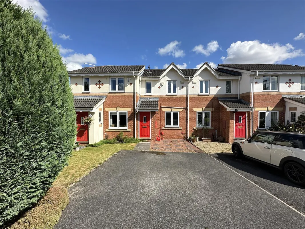 Stonelea Court, Meanwood, Leeds, LS7