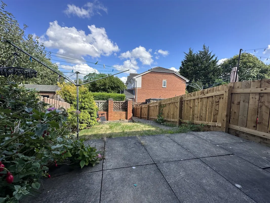 Stonelea Court, Meanwood, Leeds, LS7