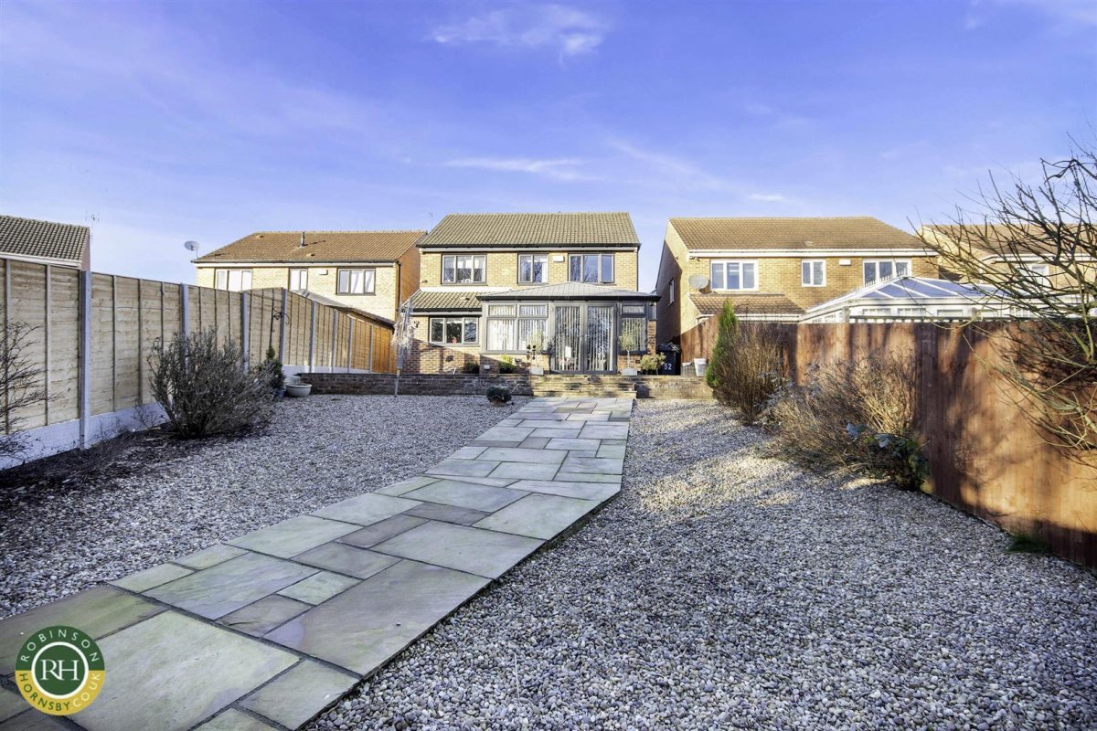 4 bedroom property for sale in Aintree Drive, Balby, Doncaster £375,000