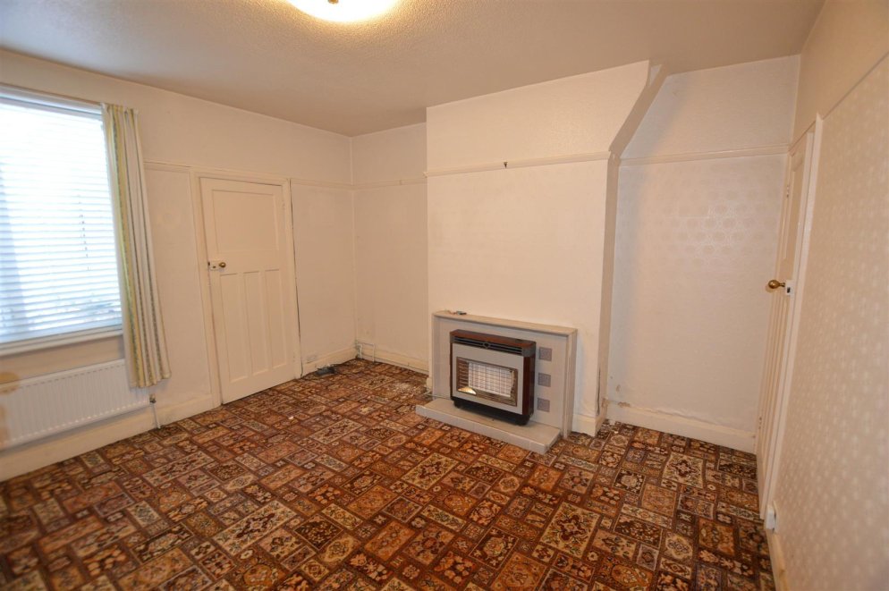 3 bedroom property for sale in Parklands Drive, Loughborough Guide