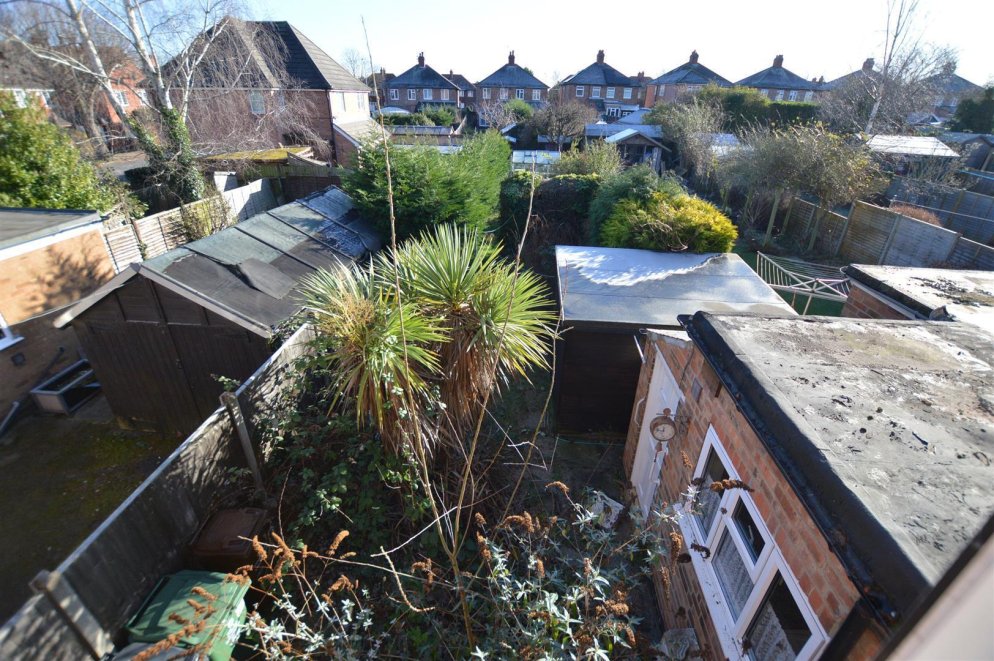 3 bedroom property for sale in Parklands Drive, Loughborough Guide