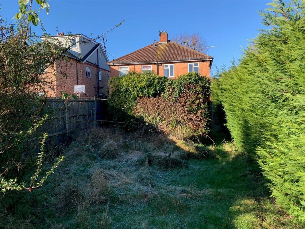 3 bedroom property for sale in Parklands Drive, Loughborough Guide