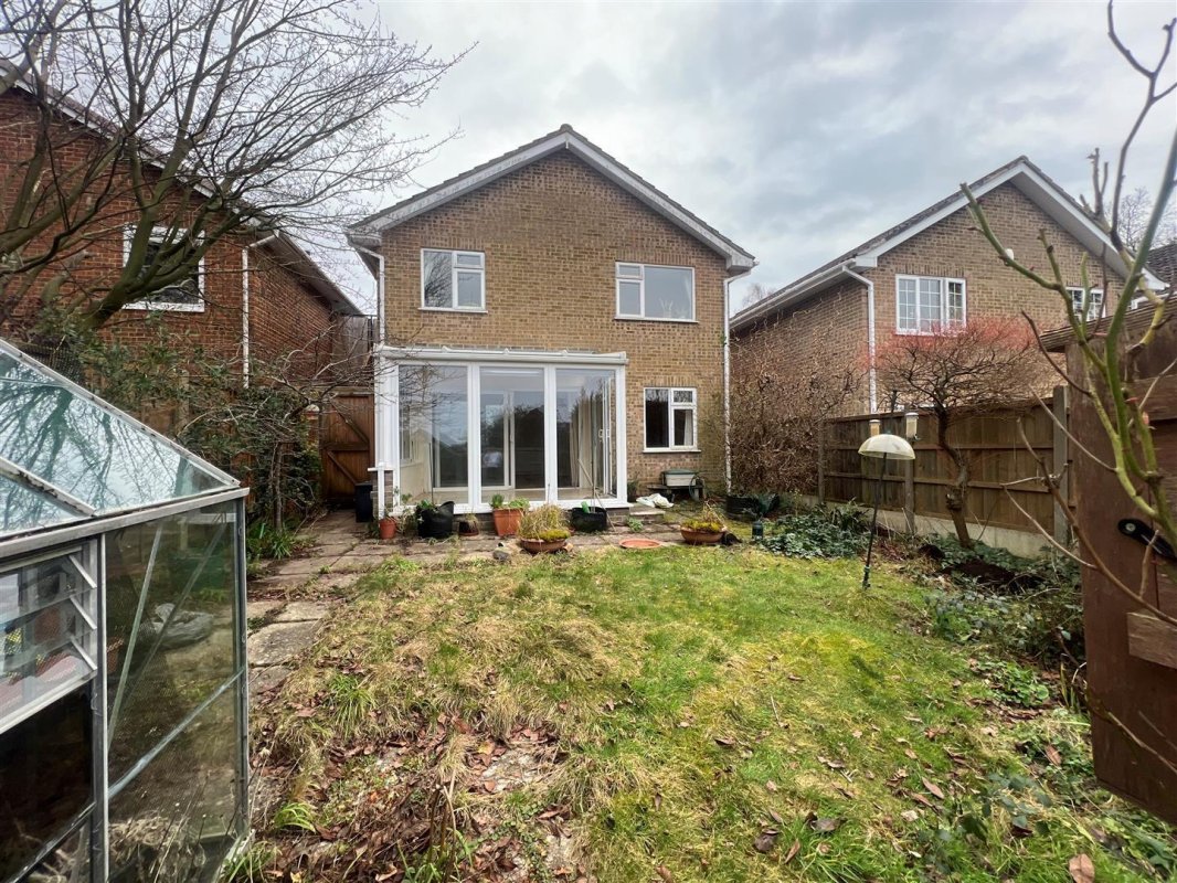 3 bedroom property for sale in Woodgreen Drive, Bearwood Price Guide