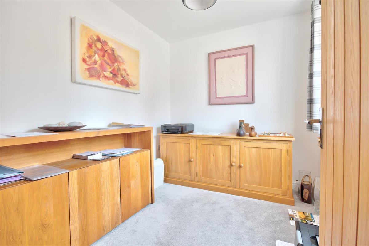 4 bedroom property for sale in Kemp Drive, Husbands Bosworth