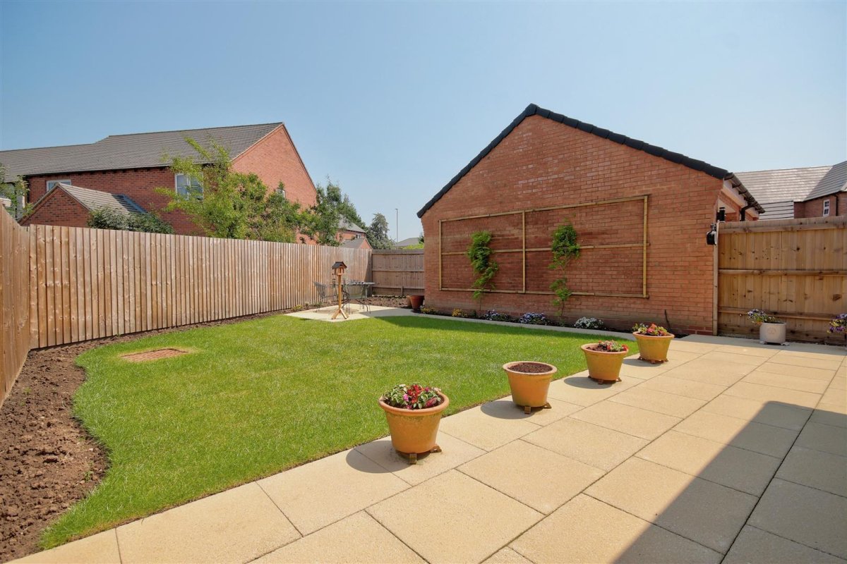 4 bedroom property for sale in Kemp Drive, Husbands Bosworth