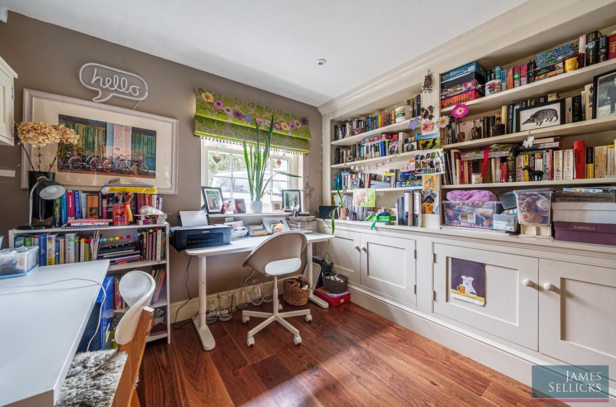 5 bedroom property for sale in Longhorn Lodge, Tur Langton