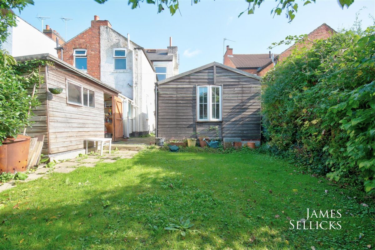 2 bedroom property for sale in Logan Street, Market Harborough Offers