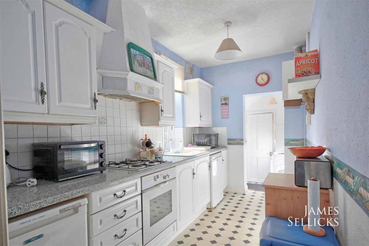 2 bedroom property for sale in Logan Street, Market Harborough Offers