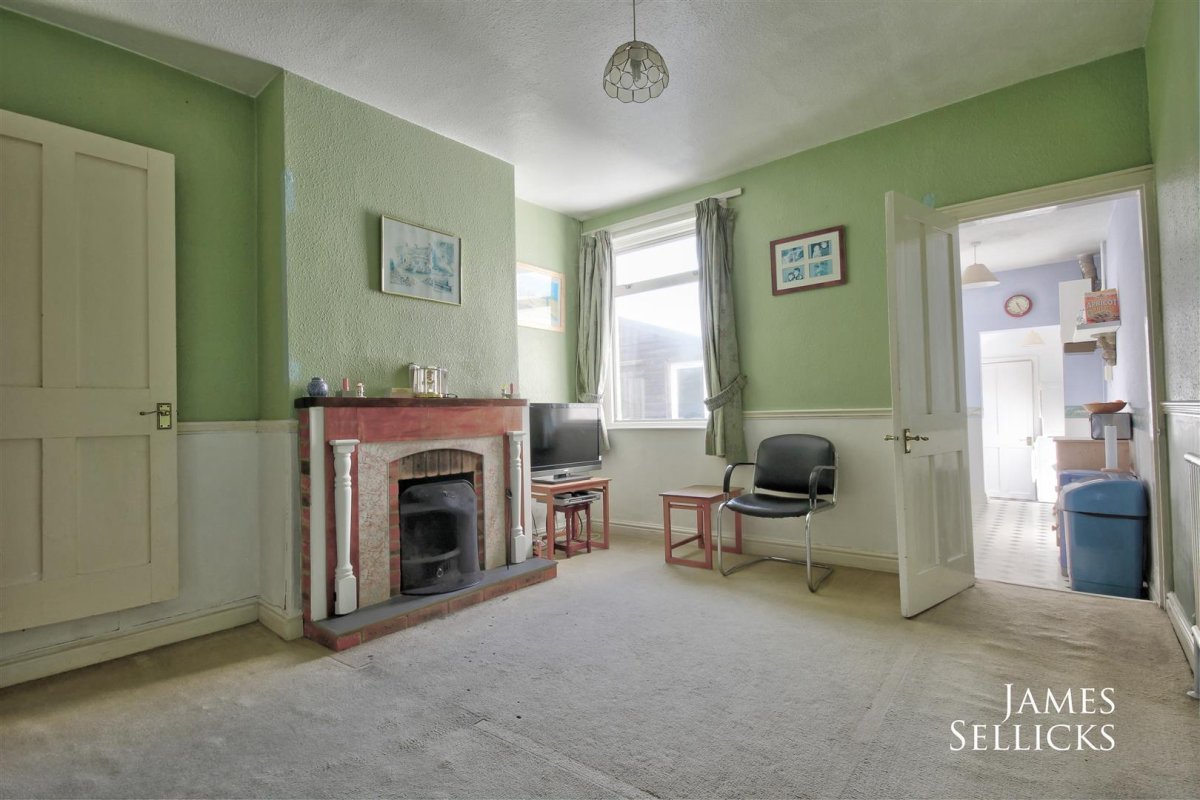 2 bedroom property for sale in Logan Street, Market Harborough Offers